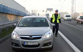 Co wolno kierowcom policji, BOR-u, karetek i innych służb? 