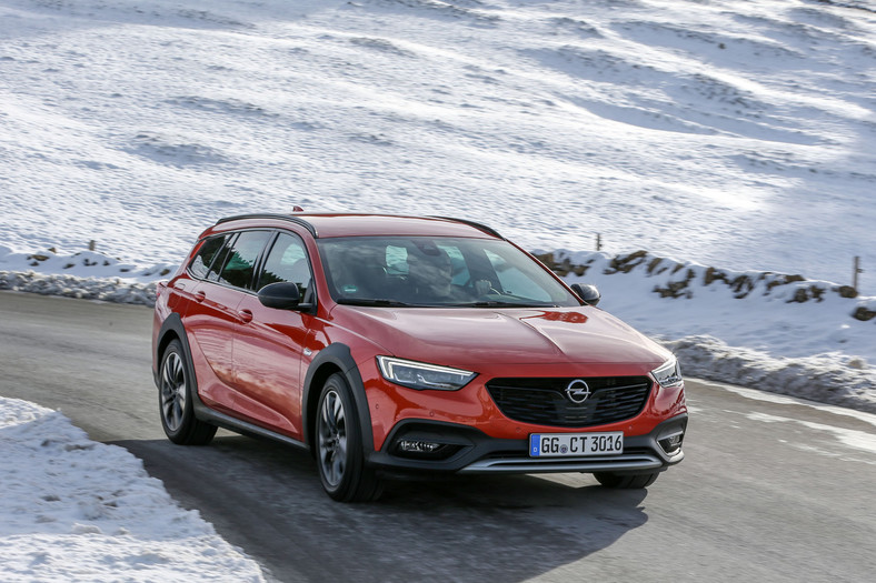 Opel Insignia Country Tourer - kombi na każdą pogodę i każdą drogę?