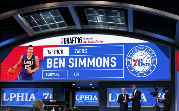 Liga NBA: Ben Simmons numerem jeden w drafcie. Australijczyk trafił do Philadelphia 76ers