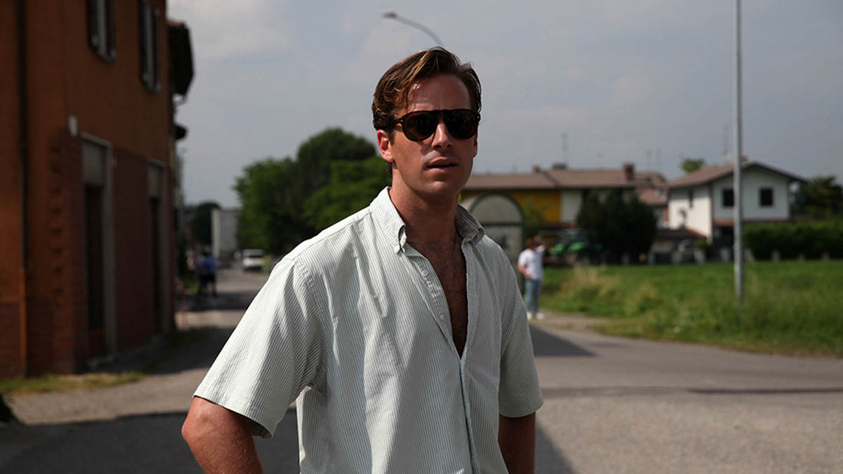 W ostatnich miesiącach Armie Hammer został oskarżony o gwałt i skłonności kanibalistyczne, przez co stracił wiele ról filmowych. By uporać się ze swoimi problemami, aktor postanowił poddać się terapii związanej z alkoholem, narkotykami i seksem.