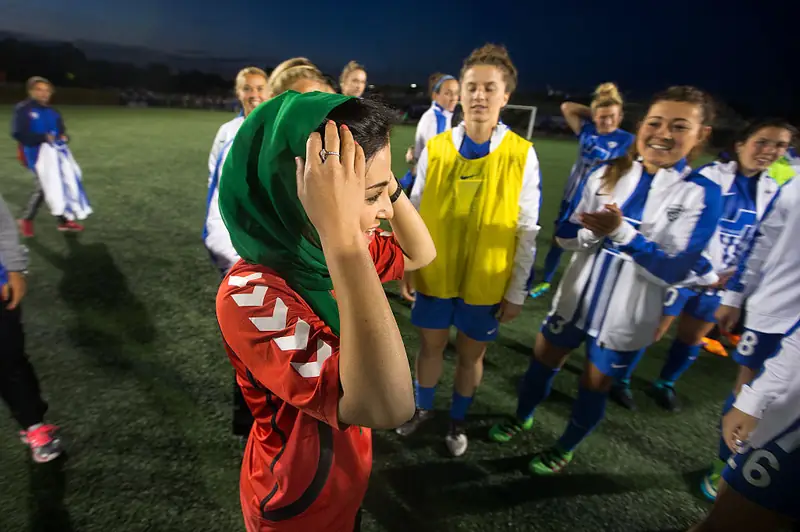 Frozan Tajali, kapitan kobiecej reprezentacji Afganistanu w piłce nożnej, Harvard&#39;s Jordan Stadium, 22 maja 2016 r. Fot. Stan Grossfeld/The Boston Globe via Getty Images