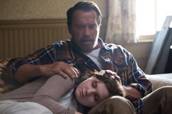 Arnold Schwarzenegger będzie chronił Abigail Breslin