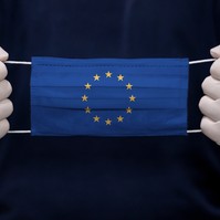 EU: foglalkozási megbetegedésként kell elismerni a koronavírus-fertőzést!