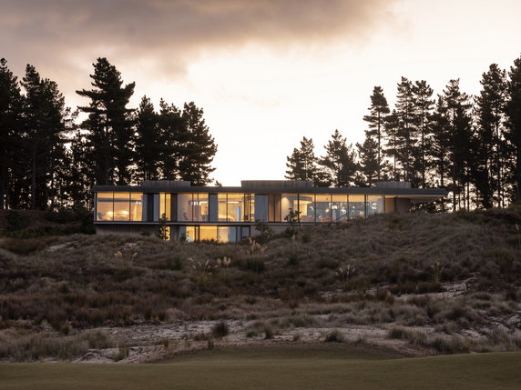 Dom na wydmie w Nowej Zelandii. Piękno minimalizmu!