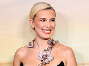 Millie Bobby Brown bikinis fotójáért megőrülnek a rajongók: már több mint egymillióan lájkolták a képet