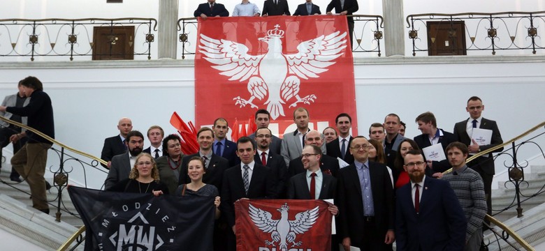 "Oszukał marszałka i zorganizował partyjny kongres". Narodowcy zajęli Sejm
