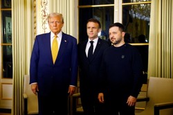 Trump, Macron, Zełenski. Bezprecedensowe spotkanie w Paryżu