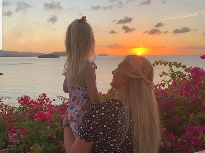 1Rebeka Adlington sa ćerkom Samer 