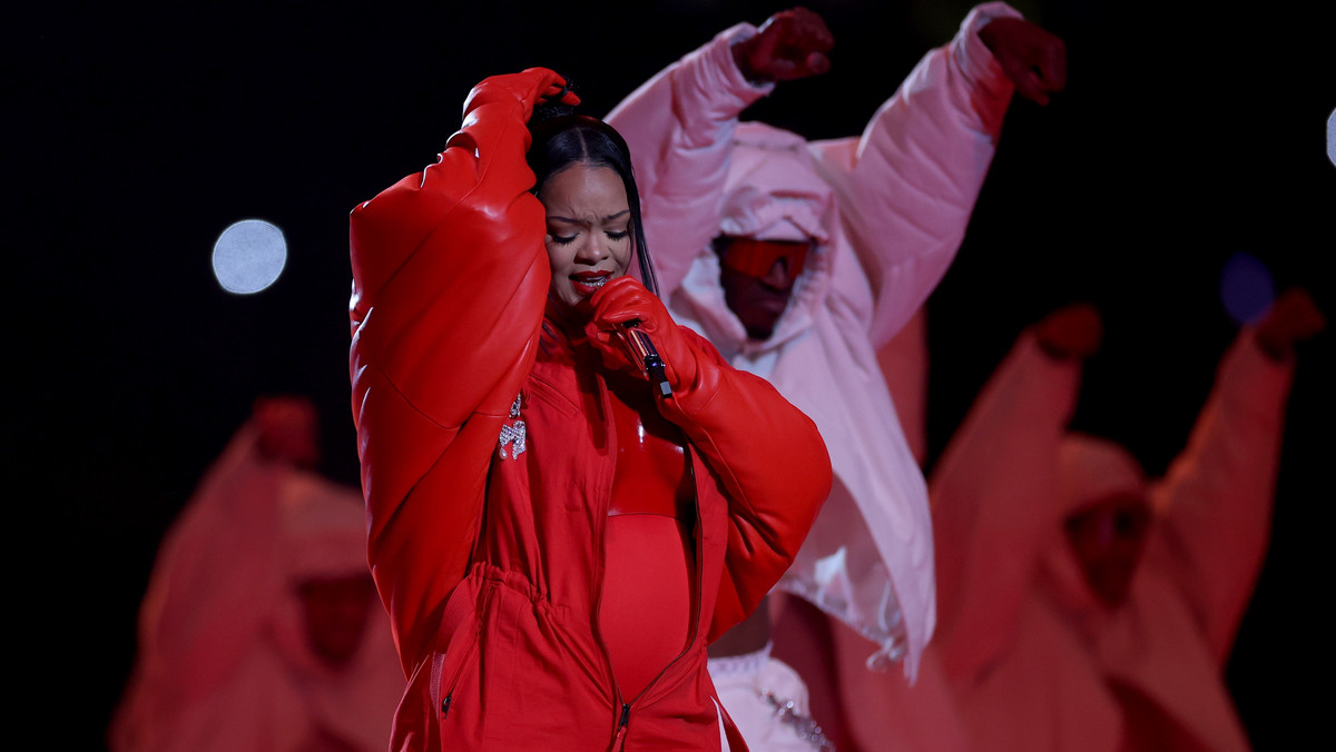 Rihanna wystąpiła na Super Bowl ZA DARMO. Wyjaśniamy dlaczego