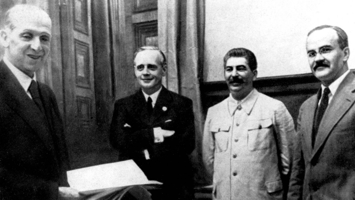 - Pakt Hitler-Stalin (jak w RFN nazywa się pakt Ribbentrop-Mołotow - red.) był czwartym lub nawet piątym rozbiorem Polski - stwierdziła niemiecka polityk Zielonych Marieluise Beck. Jej zdaniem stanowił on "największą historyczną i dyplomatyczną bombę, która kiedykolwiek w Europie eksplodowała.