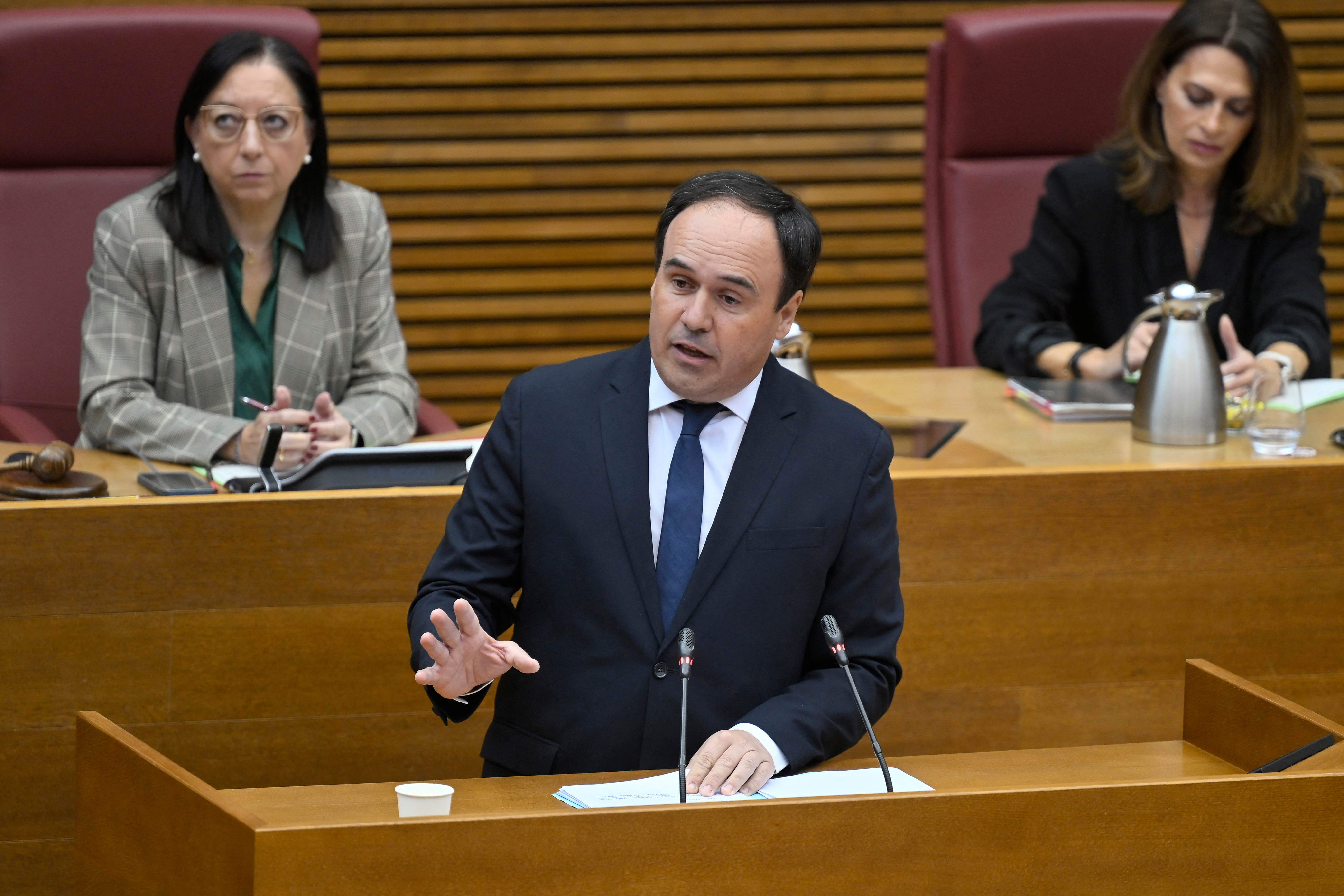 Pérez Llorca, presidente valenciano tras duras concesiones a Vox