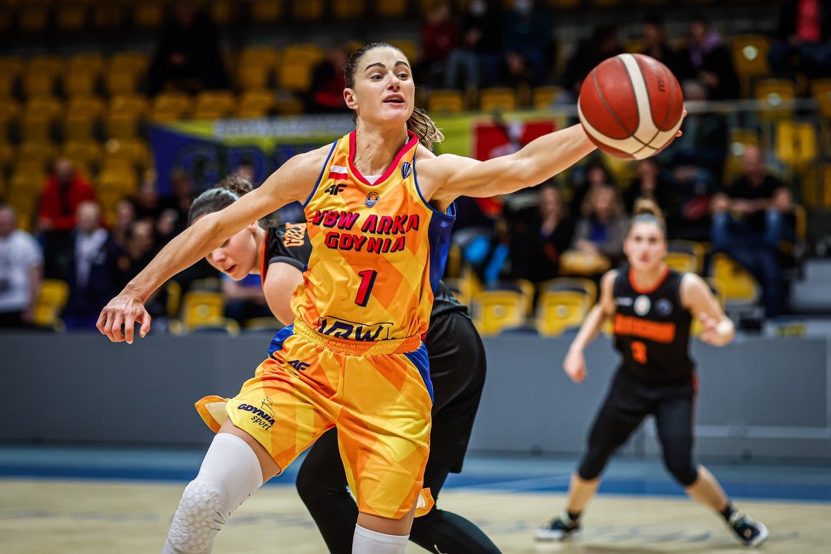 Koszykarka VBW Arki Gdynia Alice Kunek (C)