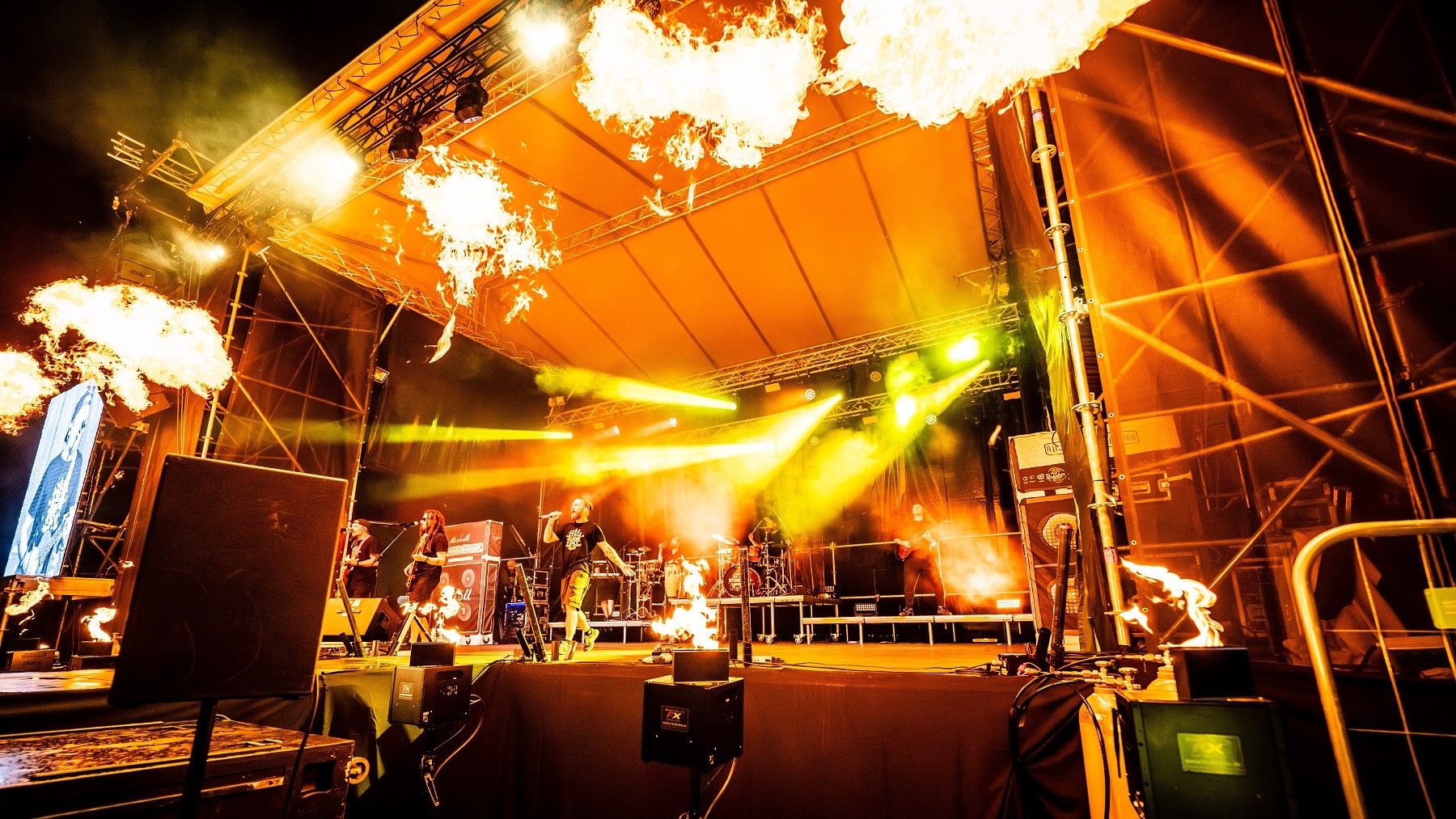 Zábery z predchádzajúceho ročníka festivalu Helfest.