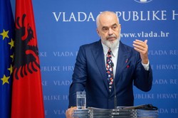 Premier Albanii: NATO musi przejąć kontrolę nad północą Kosowa