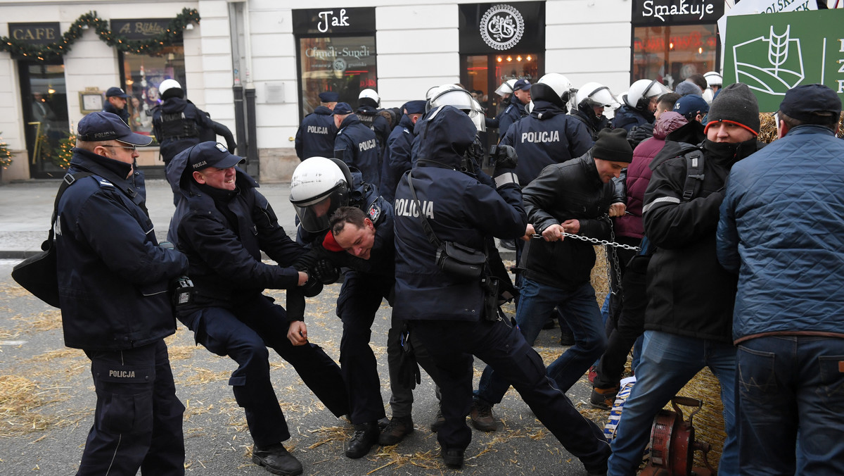 Warszawa: Protest przed Polskim Związkiem Łowiectwa. Policja wypisała mandaty