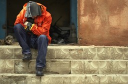 Młodzież bezradna na rynku pracy. Winna szkoła i rodzice