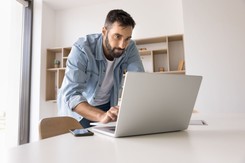 25 tys. zł na rękę dla osób po studiach. Takiej rekrutacji nie było od siedmiu lat