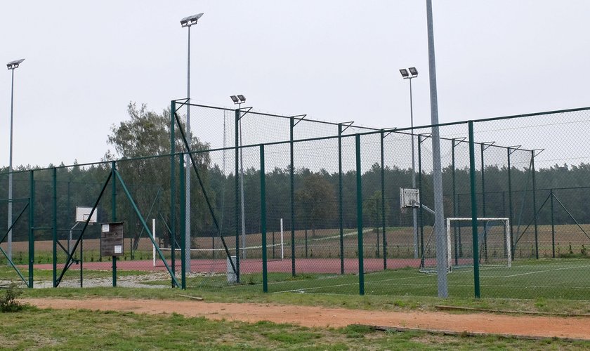 Dzieci nie rozpoczęły zajęć, bo... nie ma kto uczyć. Rodzice chcą wyjaśnień