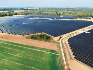 Equinor zbudował w Polsce jedną z największych dotąd farm fotowoltaicznych – Stępień pod Braniewem.