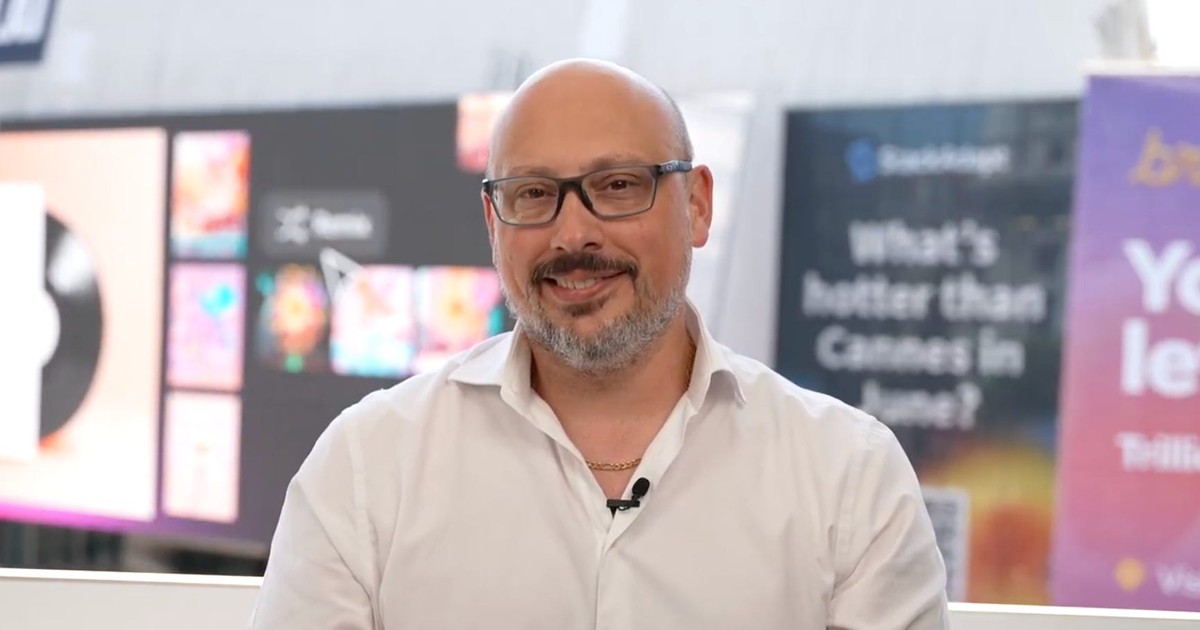 Alex Schultz talks about Meta Ray-Ban Glasses and its 'big breakthrough ...