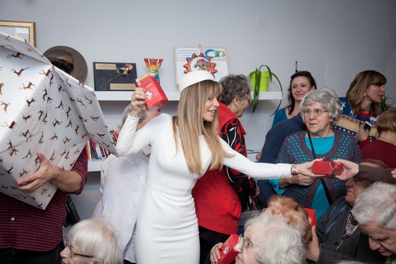 Doda na spotkaniu z seniorami. I 10 000 zł dla stowarzysznia [FOTO]