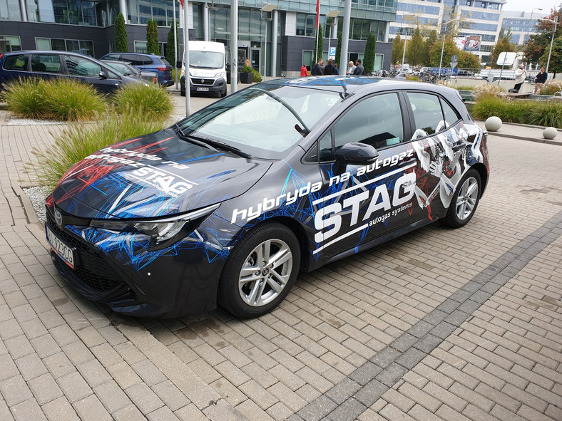 Toyota Corolla Hybrid z instalacją gazową STAG - marzenie taksówkarza? 