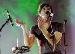 Autor hitu "Somebody That I Used To Know" został... politykiem