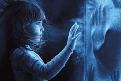 "Duch" znów straszy. Nowa wersja kultowego horroru [PIERWSZE ZDJĘCIA]