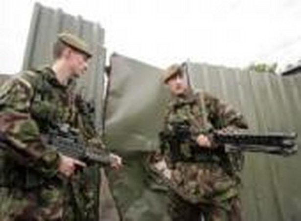 Brytyjscy żolnierze w Irlandii Północnej. Fot. Bloomberg