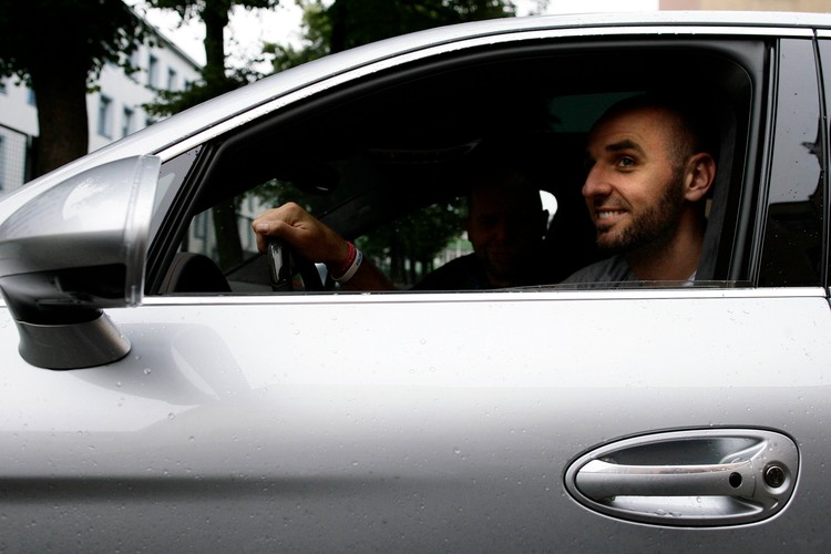 Marcin Gortat w porsche panamera