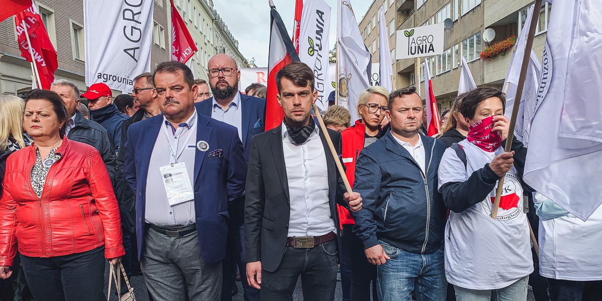 Rolnicy chcą, aby rządzący zrezygnowali z dalszych prac nad ustawą o ochronie zwierząt. Nowela zakazuje m.in. hodowli zwierząt na futra i wprowadza ograniczenia uboju rytualnego.