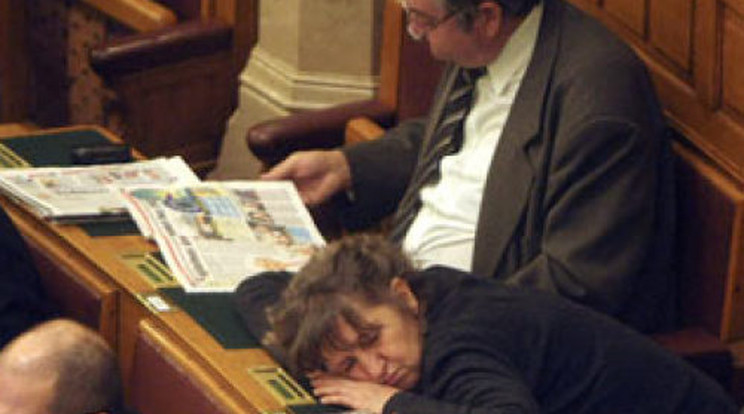 Így éjszakáztak a Parlamentben