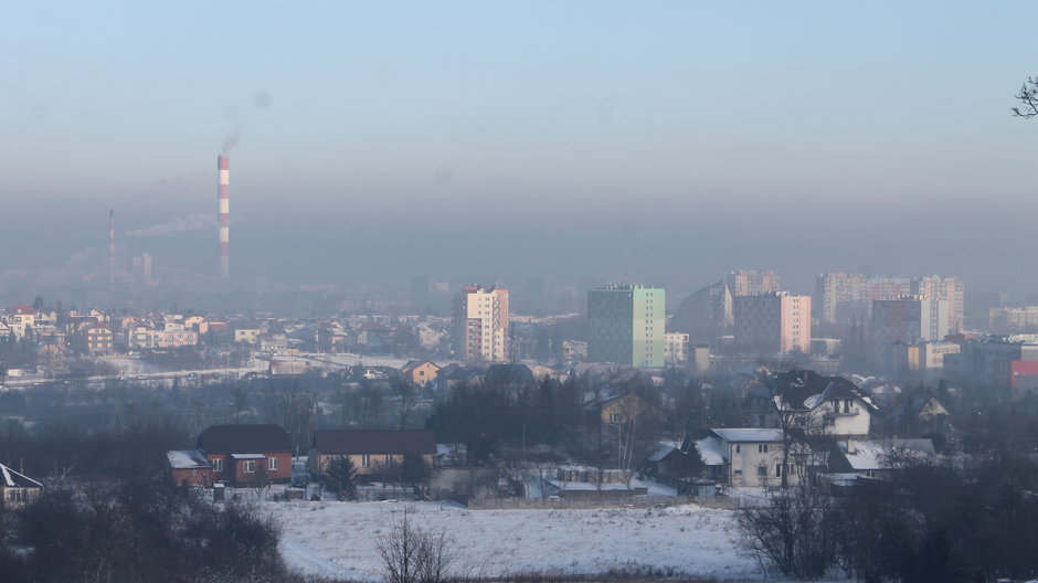 Fatalny stan powietrza w Kielcach. Stolica świętokrzyskiego wysoko w niechlubnym rankingu