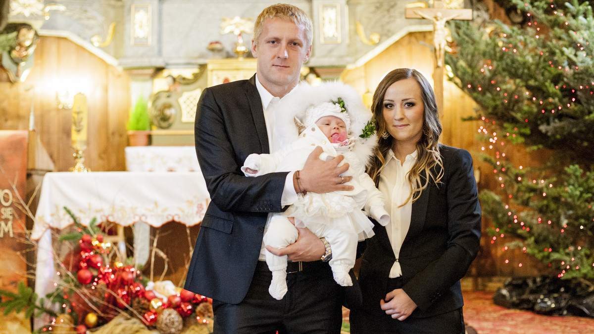 Kamil Glik, reprezentant Polski i zawodnik włoskiego Torino, w sobotę, 31 sierpnia 2013 roku został ojcem. Marta Glik urodziła piękną córeczkę Victorię. Kapitan Torino chwilę po porodzie pochwalił się śliczną córeczką na portalu społecznościowym, teraz ochrzcił swoją pociechę.