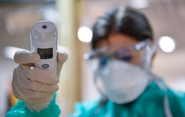 Koronavírus – Új útmutató készült a háziorvosoknak: ezt kell tenniük a fertőzés gyanújával jelentkező emberekkel