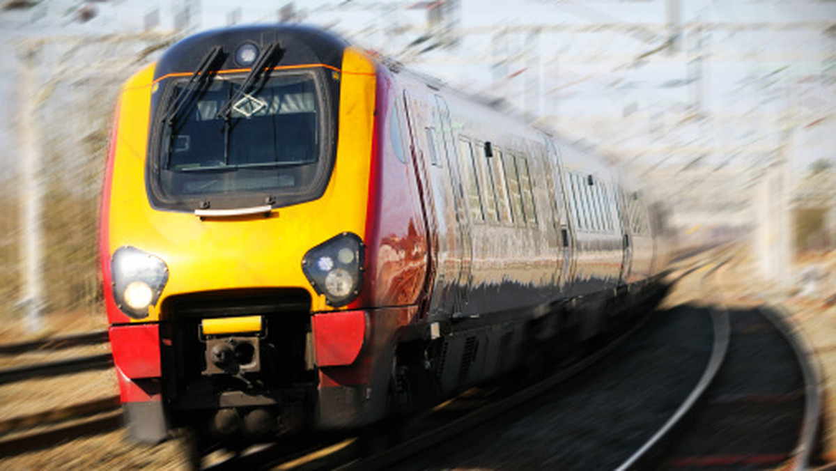Według najnowszych badań, ponad połowa pociągów w Wielkiej Brytanii nie kursuje zgodnie z rozkładem jazdy. Najlepszym przewoźnikiem pod względem punktualności okazały się linie kolejowe Chiltern, obsługujące głównie połączenie z Londynu do Birmingham.