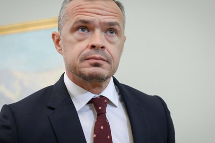 Sławomir Nowak wychodzi z aresztu