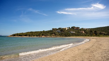 Najsurowszy zakaz jedzenia na plaży we Włoszech. Nawet 2 tys. zł kary