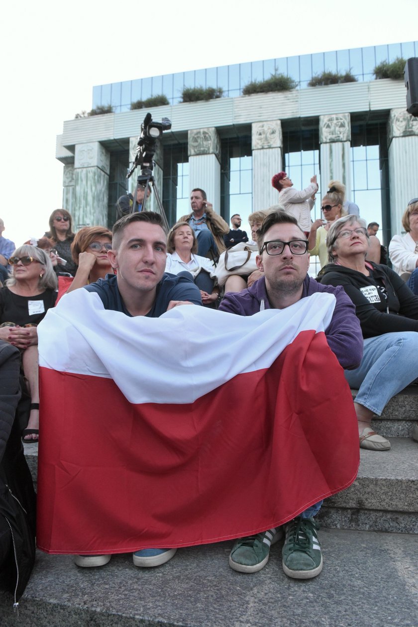 PiS znów w opałach? Ludzie wyszli na ulice