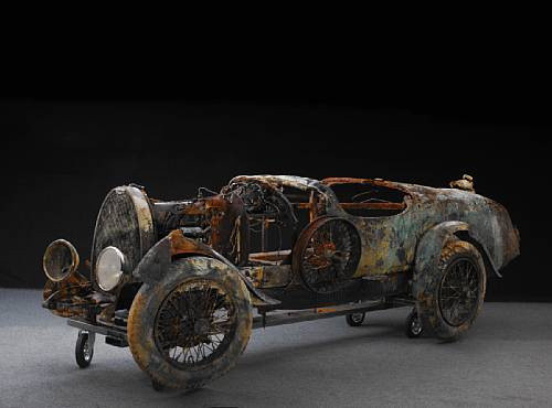 Kupa złomu Bugatti, należąca do Polaka, warta 400 tys. zł