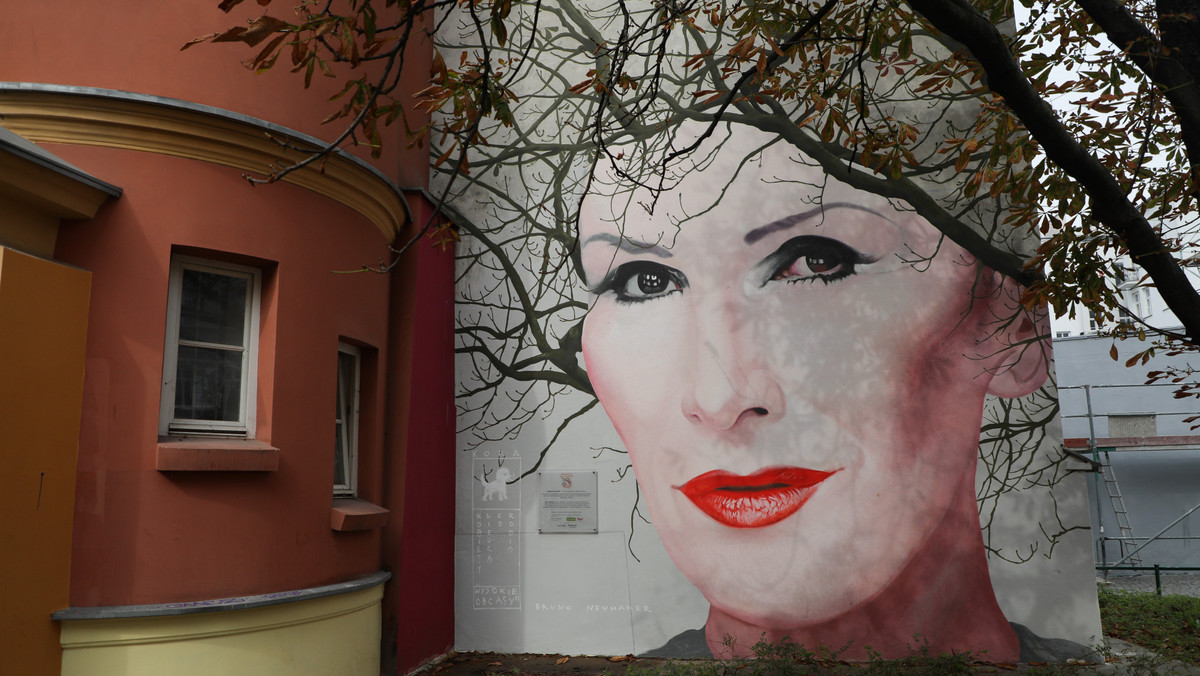 Mural Kory w Warszawie zniszczony. Co dalej? Komentarz, informacje