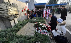 Duda podczas obchodów grudnia 70: Przez 30 lat wolna Polska nie poradziła sobie z rozliczeniem winnych