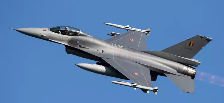 F-16 latały tuż nad głowami. Piloci dali niezwykły popis umiejętności