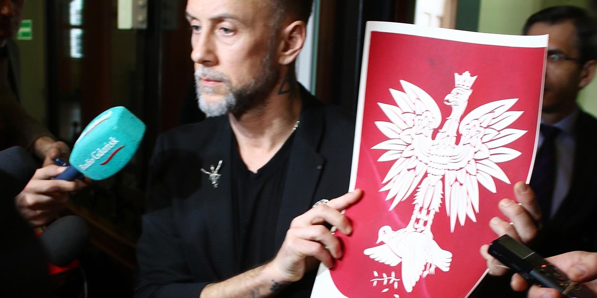 Muzyk Adam Darski ps. Nergal lider zespołu Behemot został oskarżony o publiczne znieważenie polskiego godła