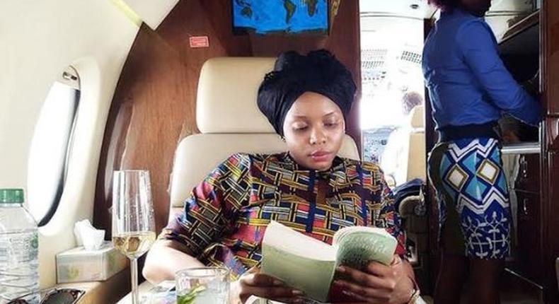 Yemi Alade flies in private jet