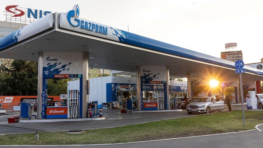 Benzinska pumpa sankcionisane Naftne industrije Srbije u Beogradu | Foto: Reuters