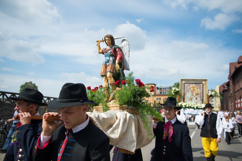 Świętochłowice. Procesja Bożego Ciała w Lipinach