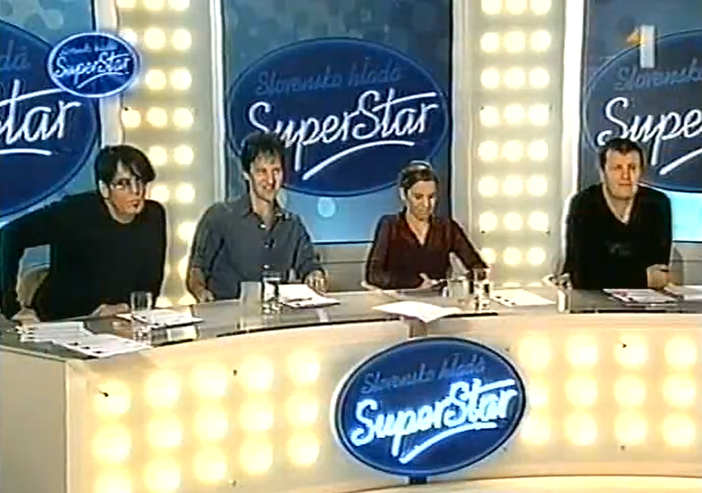 Zľava Laco Lučenič, Paľo Habera, Lenka Slaná a Julo Viršík ako porotcovia v šou Slovensko hľadá SuperStar v roku 2004.