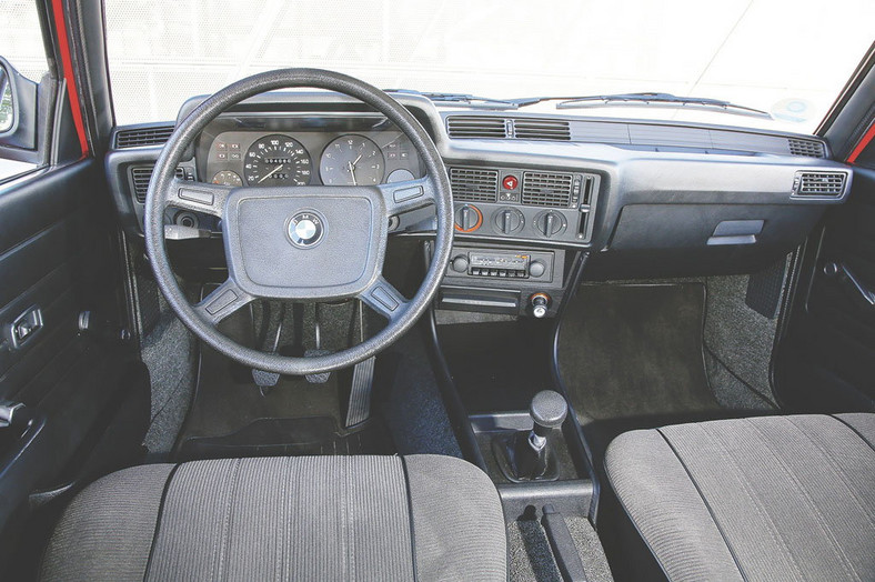 BMW E21