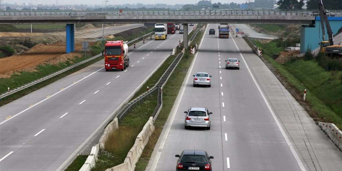 autostrada, ograniczenia, szybka jazda